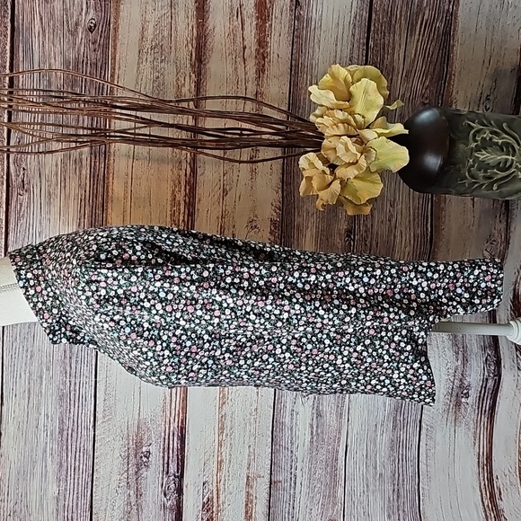 NEW EXPRESS SLIM BLACK FLORAL LONG SLEEVE COLLARED BUTTON-UP BLOUSE - Picture 7 of 15